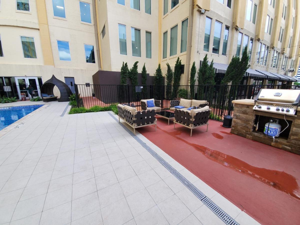 Regal Stays Corporate Apartments - Downtown Даллас Екстер'єр фото